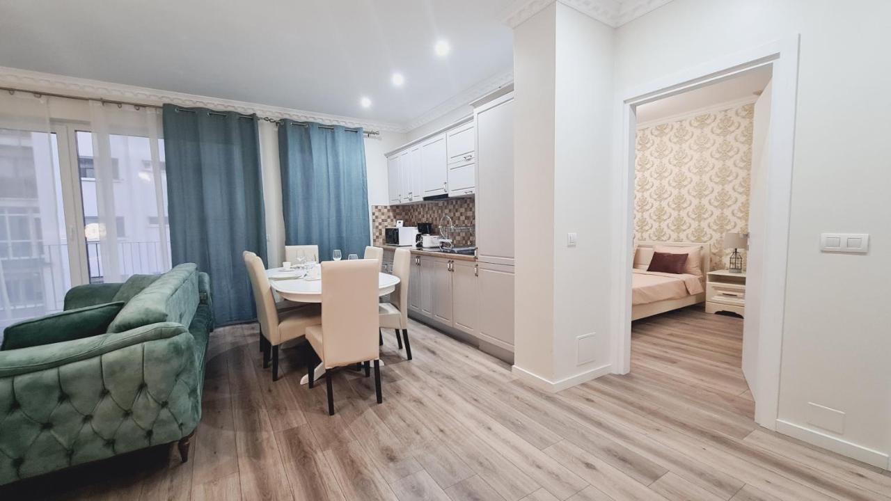 Appartement 5* Luxury Near Avram Iancu Sq New. Private Parking à Cluj-Napoca Extérieur photo